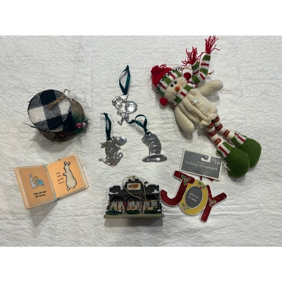 Christmas ornaments set of 8 misc ornaments some vintage pat the bunny Dr seuss - Picture 1 of 6